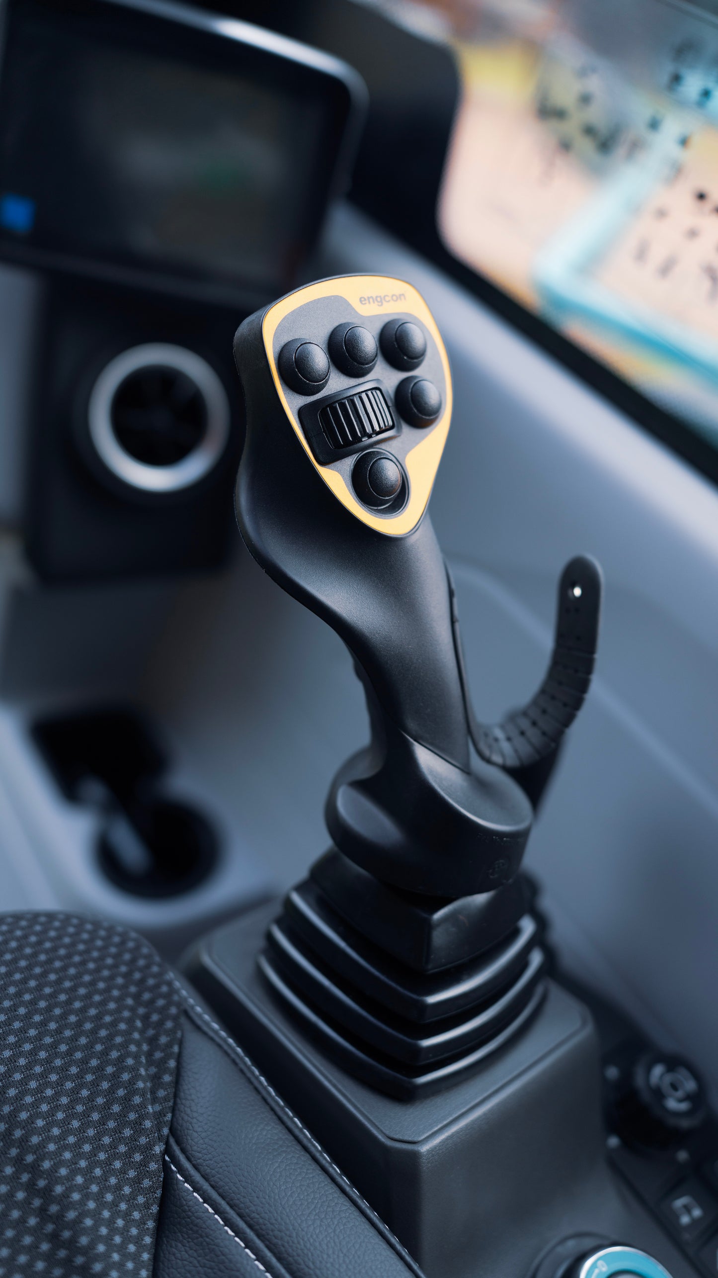 Engcon Paketerbjudande - SUNWARD SWE90UF-2PB - 9600kg - Yanmar - Steg5