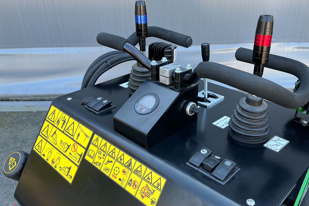 Skid Steer SK650 - 900kg - KYB - Elektrisk