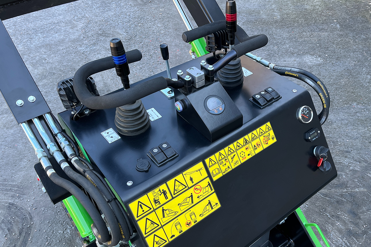 Skid Steer SK650 - 900kg - Briggs & Stratton - Band - Bensin