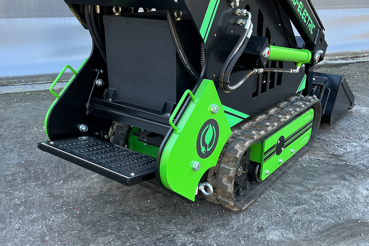 Skid Steer SK650 - 900kg - KYB - Elektrisk - Nykyrka Maskiner