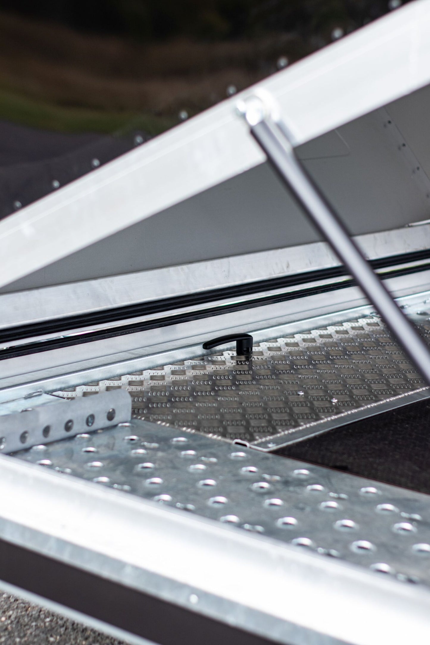 TIKI AP2850-DRB med aluminiumkåpa