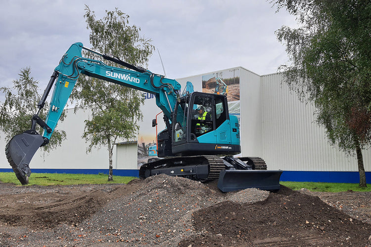 SUNWARD SWE155UF-2PB - 17000kg - Cummins - Nykyrka Maskiner