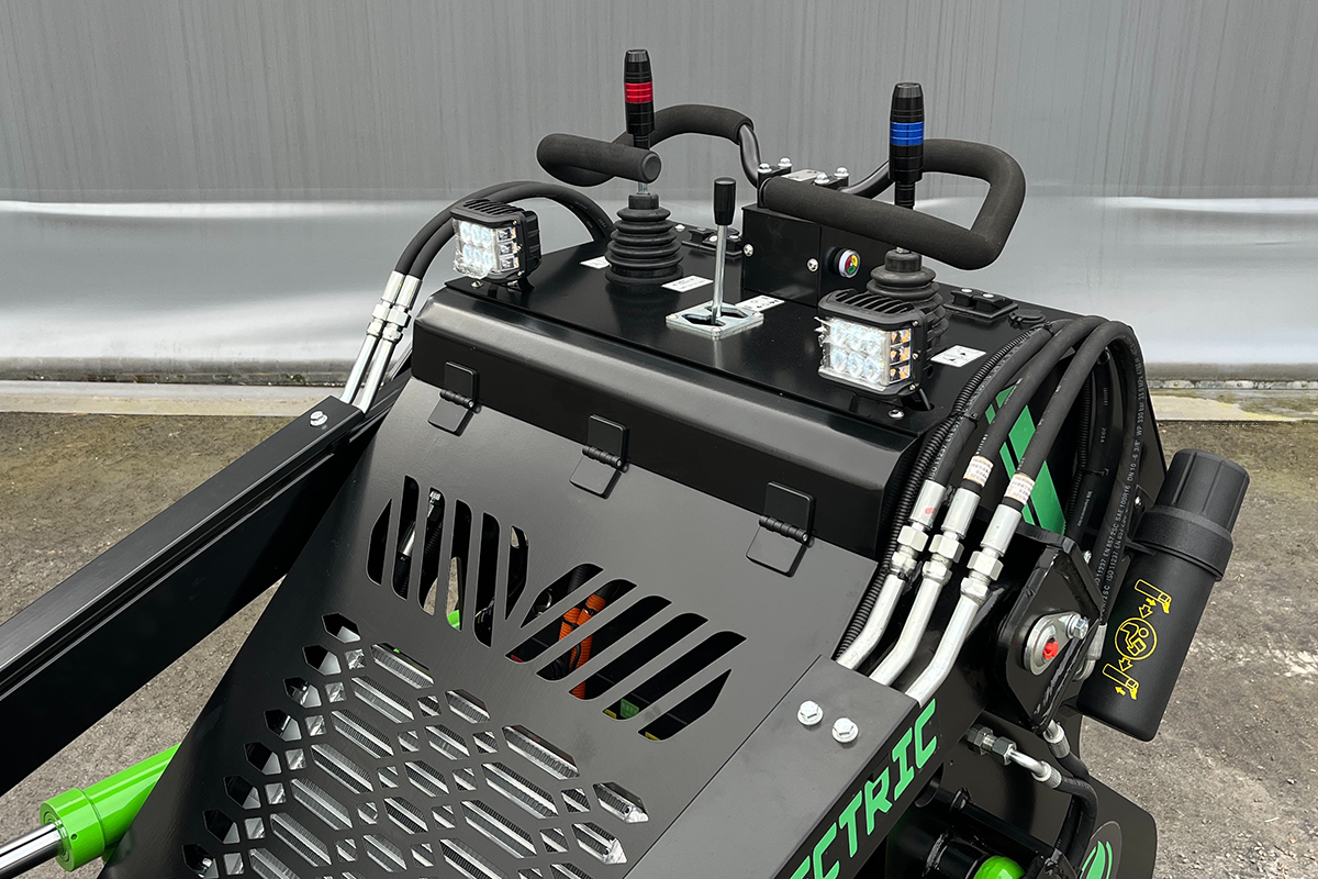 Skid Steer SK650W - 900kg - KYB - Elektrisk