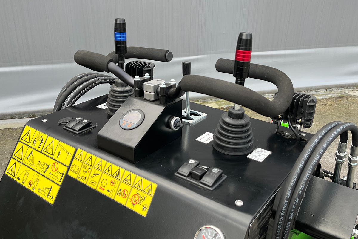 Skid Steer SK650W - 900kg - KYB - Elektrisk