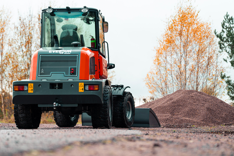 Everun ER416 Pro - 4x4 - 60hk - Steg5 - Nykyrka Maskiner
