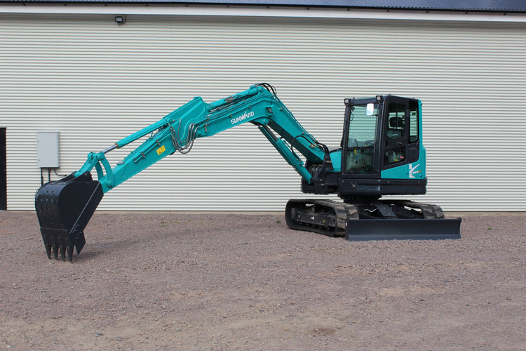 DEMOMASKIN - 11H - SUNWARD SWE90UF GRÄVMASKIN - 8750kg - Yanmar - Nykyrka Maskiner