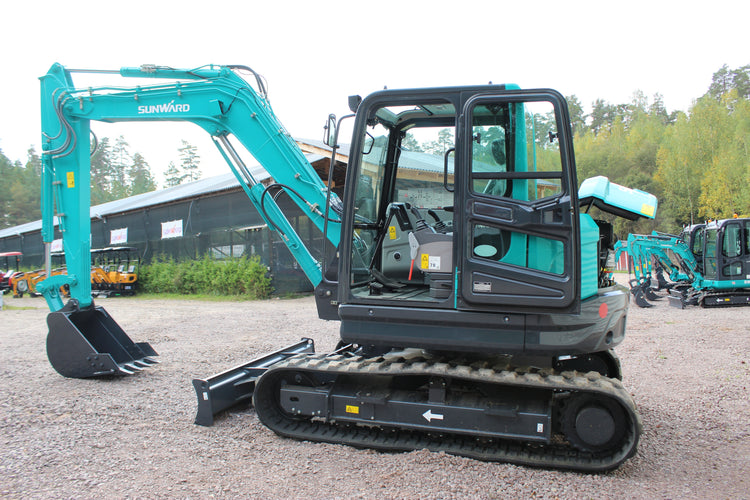 DEMOMASKIN - 11H - SUNWARD SWE90UF GRÄVMASKIN - 8750kg - Yanmar - Nykyrka Maskiner