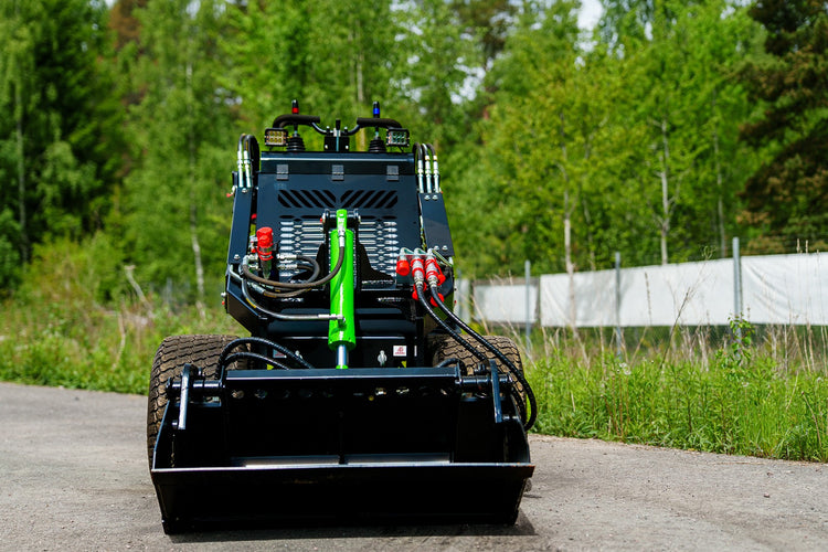 Skid Steer SK650W - 900kg - Briggs & Stratton - Bensin - Nykyrka Maskiner