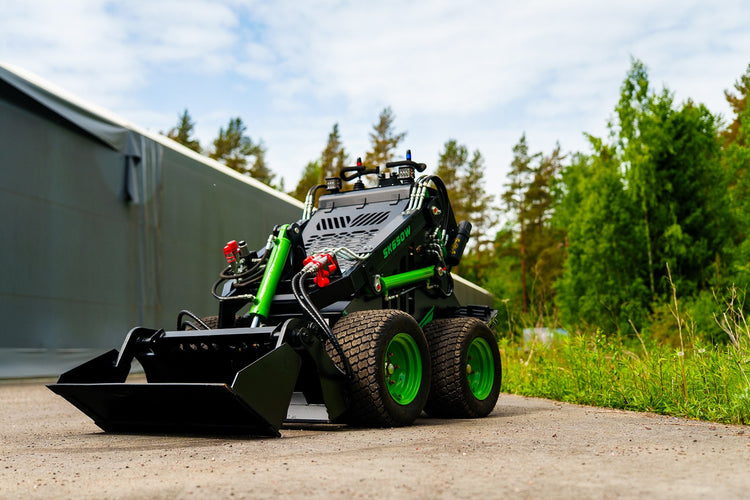 Skid Steer SK650W - 900kg - Briggs & Stratton - Bensin - Nykyrka Maskiner