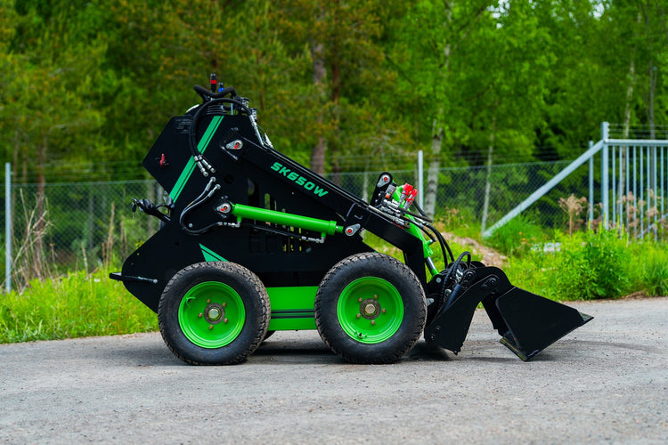 Skid Steer SK650W - 900kg - Briggs & Stratton - Bensin - Nykyrka Maskiner