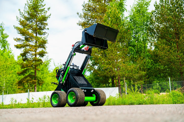 Skid Steer SK650W - 900kg - Briggs & Stratton - Bensin - Nykyrka Maskiner
