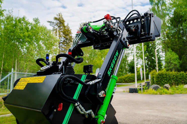 Skid Steer SK650W - 900kg - Briggs & Stratton - Bensin - Nykyrka Maskiner