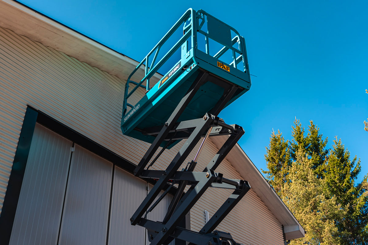 SUNWARD SWSL 1212DC - 12m lyfthöjd - 2950kg - Nykyrka Maskiner