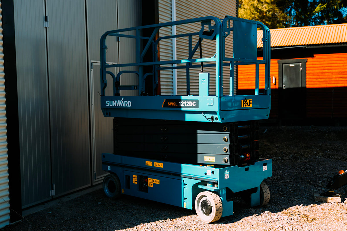 SUNWARD SWSL 1212DC - 12m lyfthöjd - 2950kg - Nykyrka Maskiner