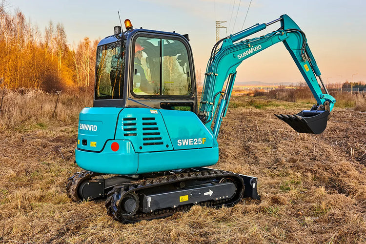 SUNWARD SWE 25F - 2640kg - 19,5hk - Nykyrka Maskiner