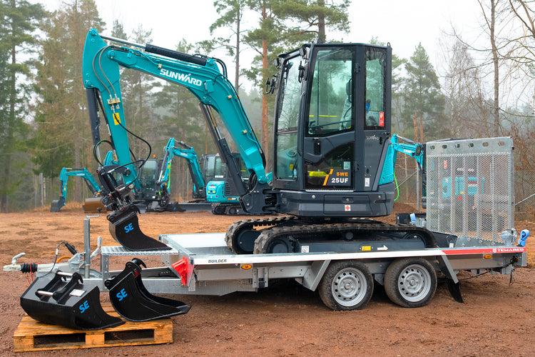 SUNWARD SWE25UF - 2.7 ton - Komplett ekipage med Tilt, Skopor & Släp - Nykyrka Maskiner