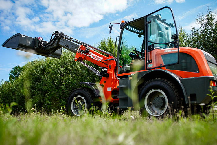 Everun ER2500F - 4x4 - 75hk - Teleskoplastare - Nykyrka Maskiner