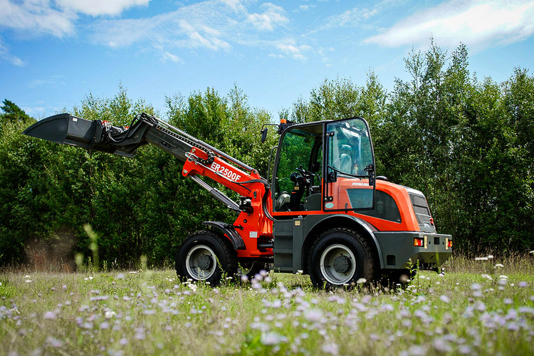 Everun ER2500F - 4x4 - 75hk - Teleskoplastare - Nykyrka Maskiner