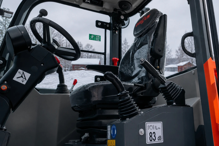 Vinterpaket - Everun ER416 Pro - Komplett med sandspridare och vikplog - Nykyrka Maskiner
