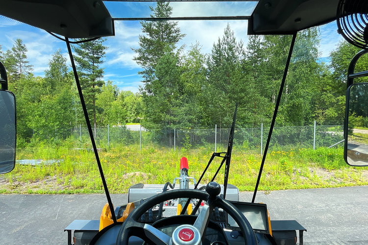 Everun L30-5 Multi - 4x4 - 75hk - Steg5 - Nykyrka Maskiner