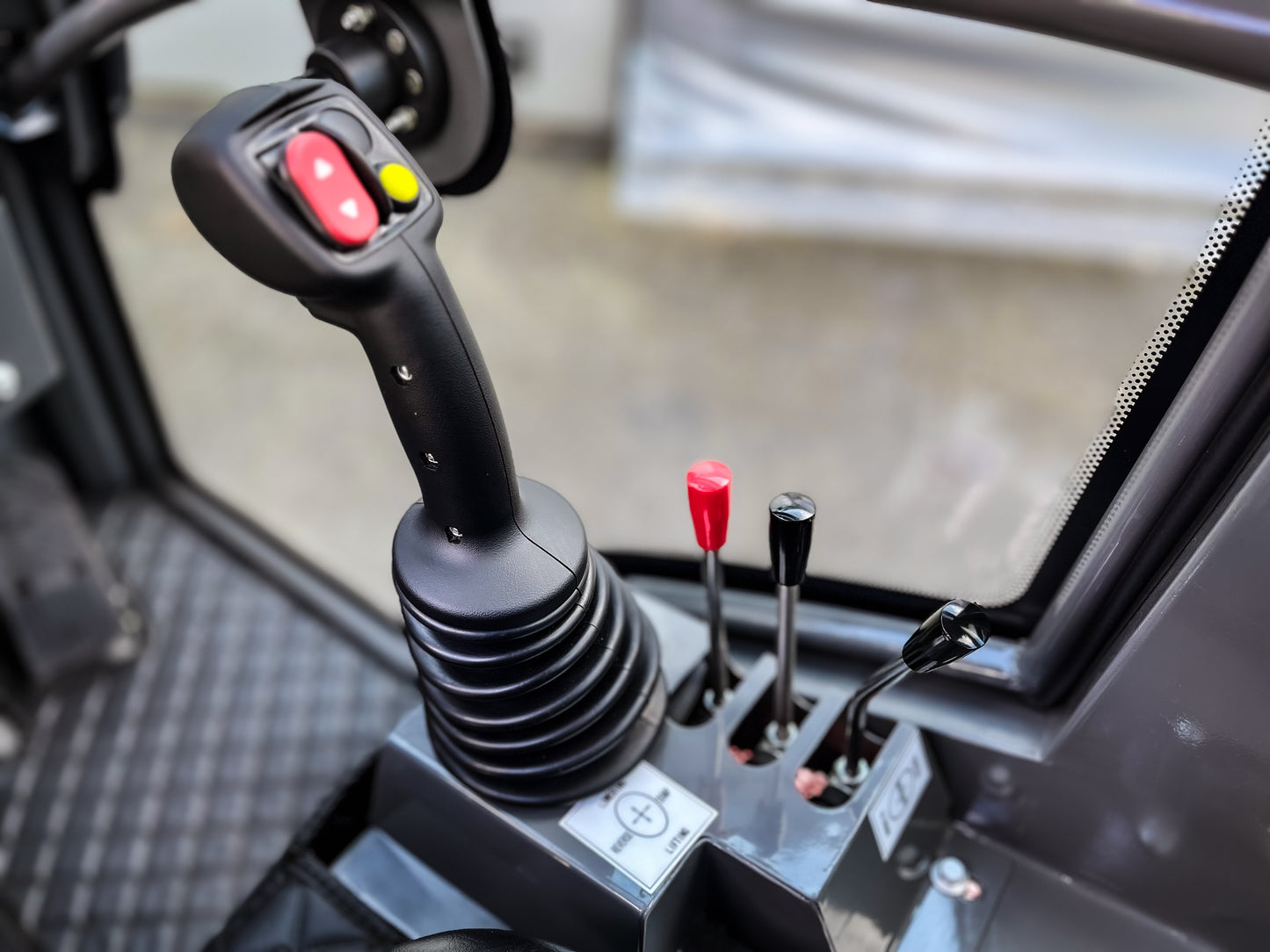 Everun ER11HT - 4x4 - Kubota 24hk - Steg5