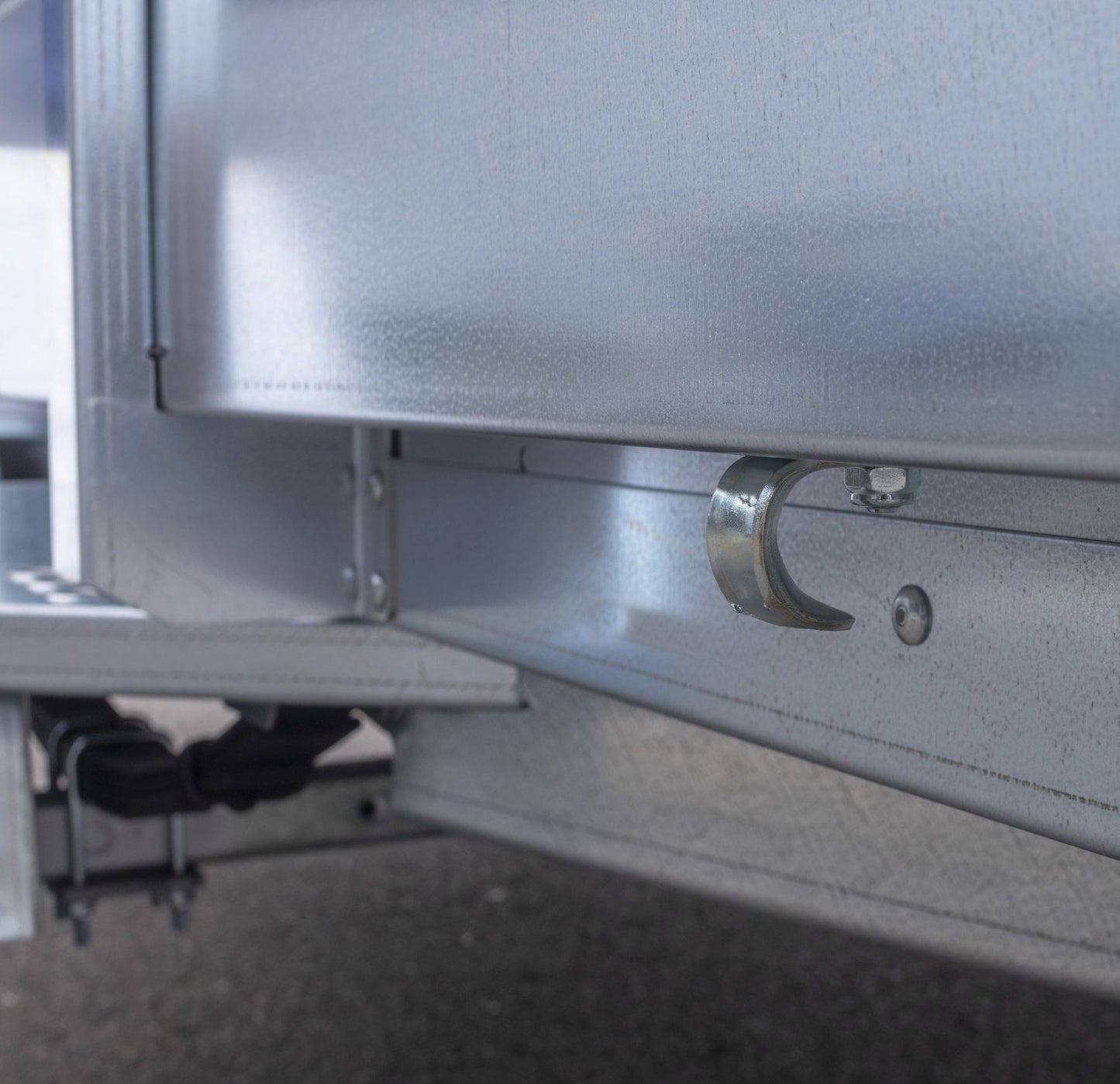 TIKI CS300-LH - Obromsad släpvagn - Totalvikt 750kg - Med galler