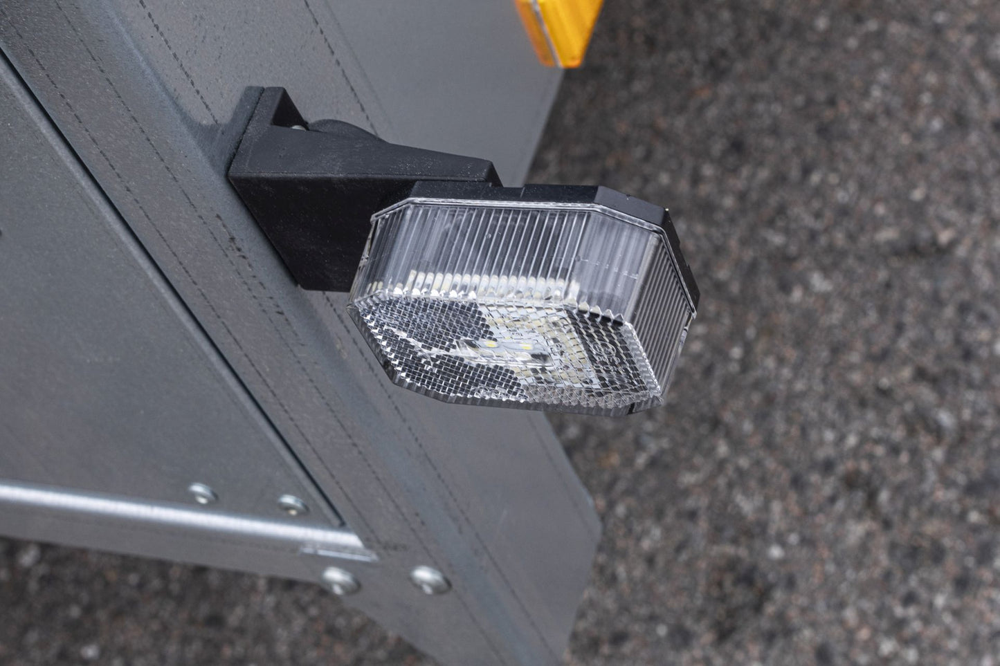 TIKI CS300-LH - Obromsad släpvagn - Totalvikt 750kg - Med galler