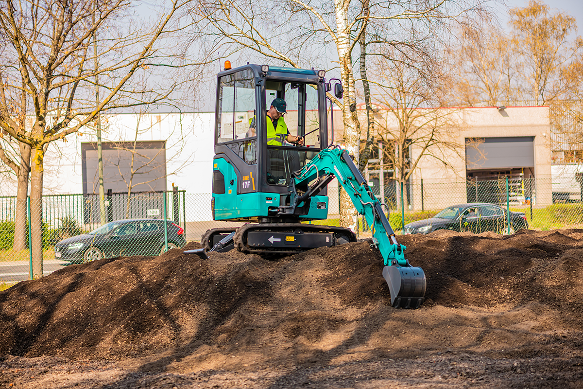 SUNWARD SWE17F - 1 850 kg - Yanmar - Steg5