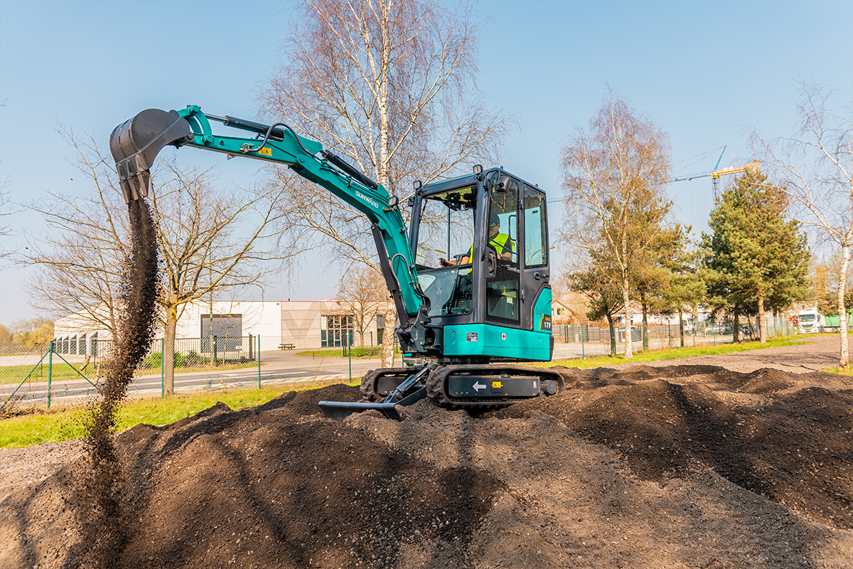 SUNWARD SWE17F - 1 850 kg - Yanmar - Steg5