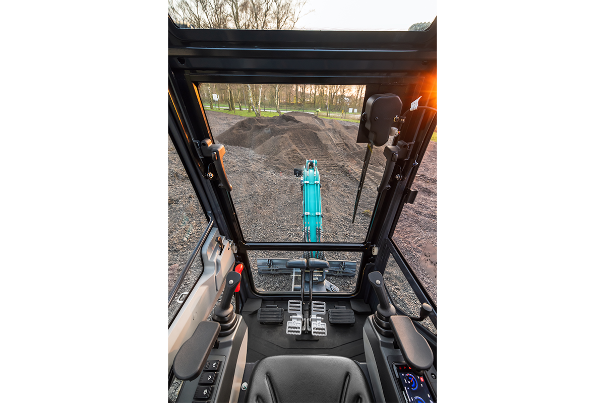 SUNWARD SWE17F - 1 850 kg - Yanmar - Steg5